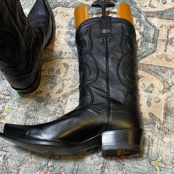 DanPost Black Leather Bexar Boots.
DP 2295 - Picture 4 of 8